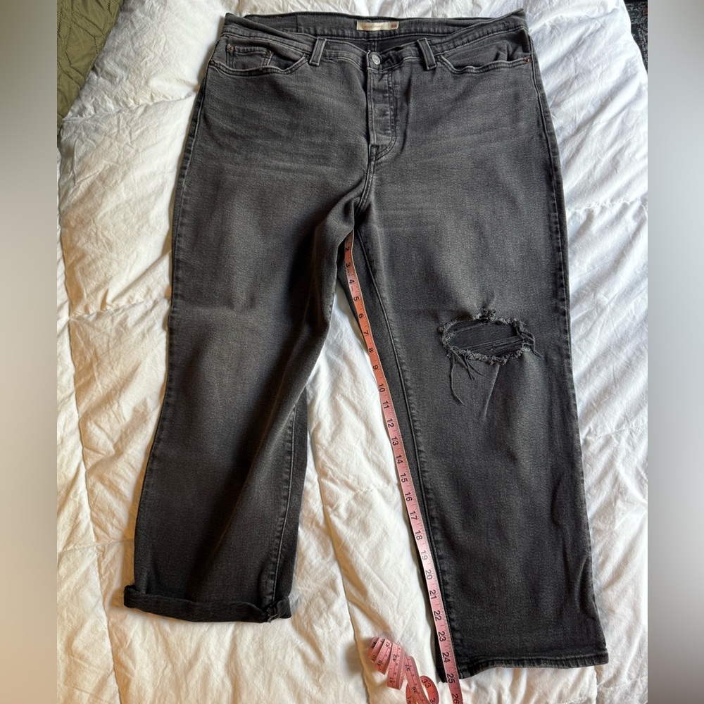 Women's Levi’s Cropped Wedgie Straight Black Distressed Jeans Plus size 18W